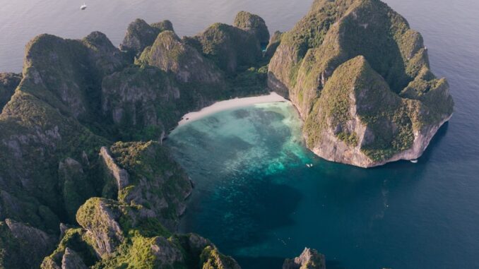 Phi Phi Lay is located between the Phuket Island and the Malay Peninsula